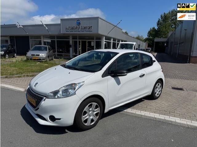 Wit Gebruikt 2012 Peugeot 208 Access Hatchback | € 5.999 (Eerlijke prijs) - Afbeelding 1/4