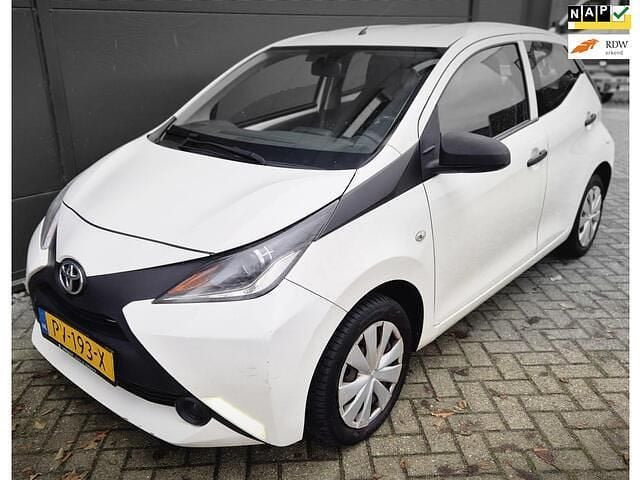 Wit Gebruikt 2017 Toyota Aygo Hatchback | € 5.750 (Goede deal) - Afbeelding 1/4