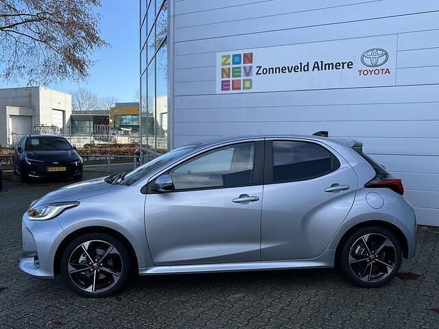 Occasion Toyota Yaris Executive 131 PK (96 kW) 2025 Grijs Hatchback