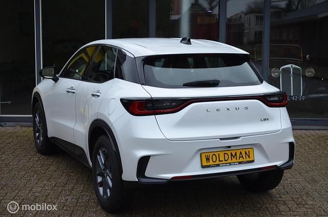 Occasion Lexus LBX Business Edition 136 PK (100 kW) 2025 Wit SUV