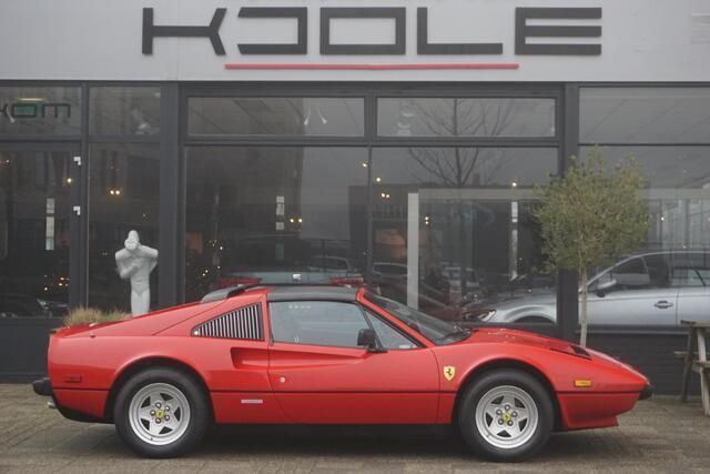 Rood Gebruikt 1984 Ferrari 308 Cabriolet | € 79.650 - Afbeelding 1/4