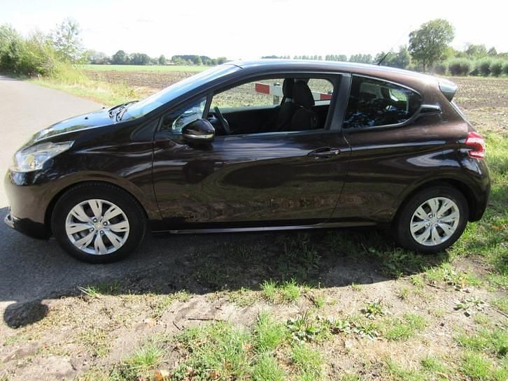 Gebruikt 2012 Peugeot 208 Hatchback | € 4.999 (Goede deal) - Afbeelding 1/4