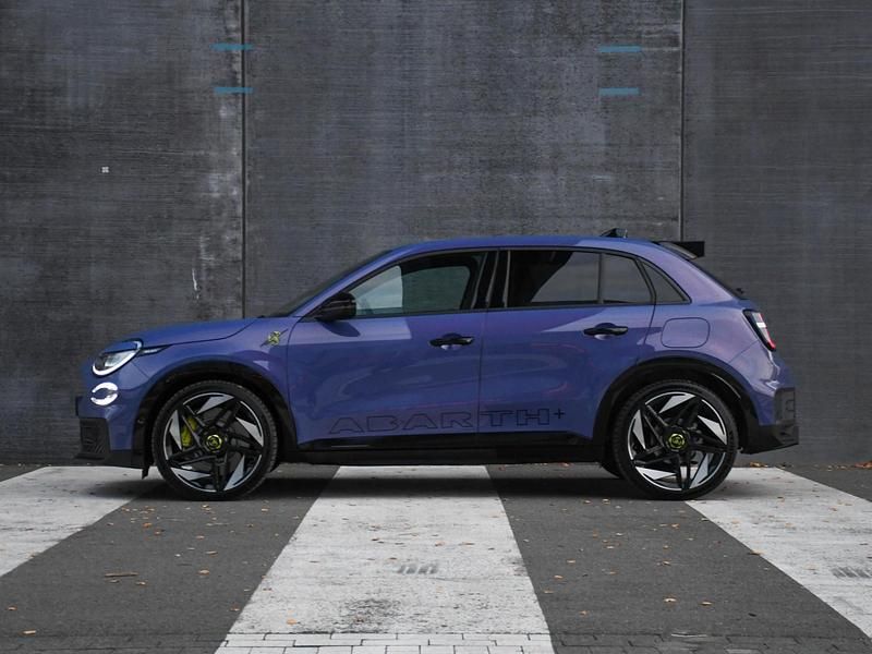 Occasion Abarth 600e Turismo 175 kW (238 PK) 2025 Paars SUV