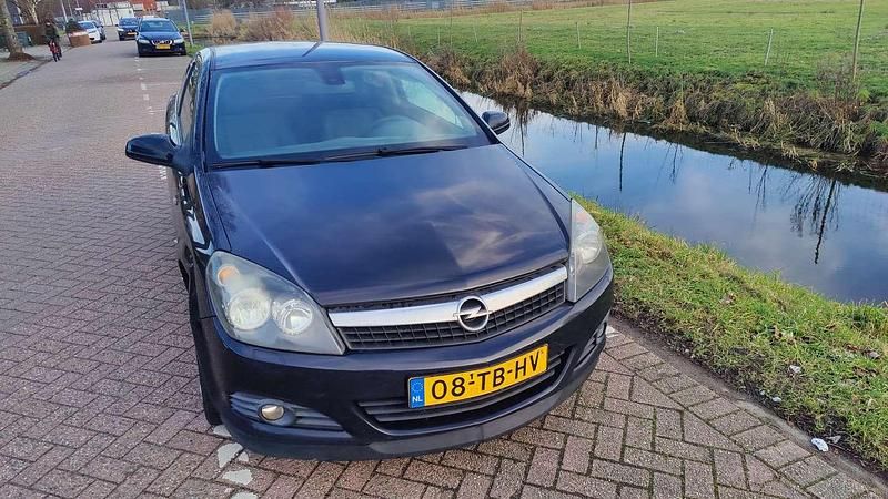Occasion Opel Astra Cosmo 140 PK (102 kW) 2006 Zwart Coupé