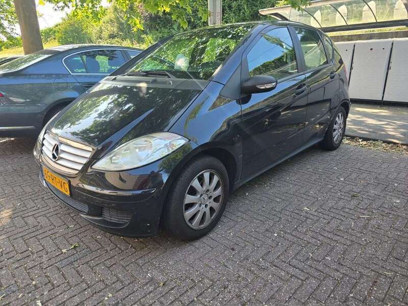 Zwart Gebruikt 2005 Mercedes A150 Classic Hatchback | € 1.500 (Eerlijke prijs) - Afbeelding 1/4