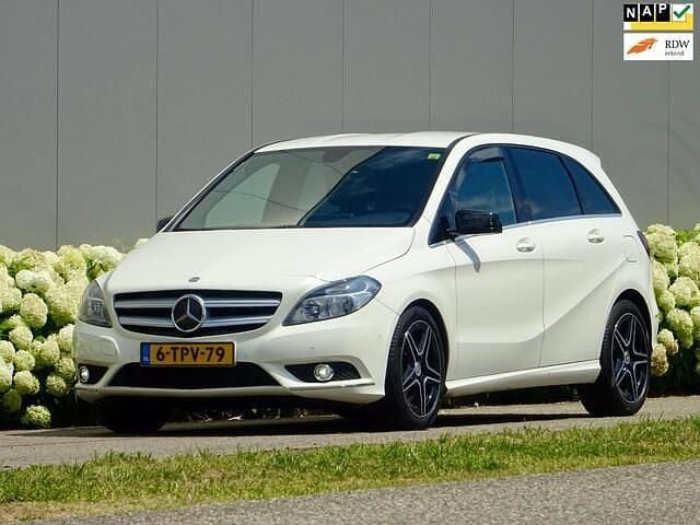 Wit Gebruikt 2013 Mercedes B180 Prestige MPV | € 8.940 (Eerlijke prijs) - Afbeelding 1/4
