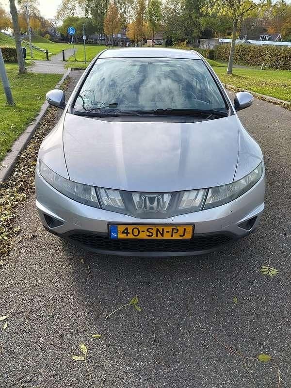 Gebruikt 2006 Honda Civic Comfort Sedan | € 2.400 (Eerlijke prijs) - Afbeelding 1/4