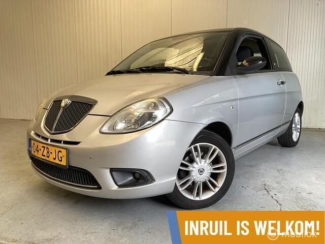 Grijs Gebruikt 2007 Lancia Ypsilon Hatchback | € 1.350 (Eerlijke prijs) - Afbeelding 1/4