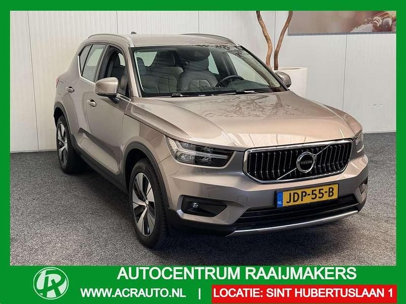 Grijs Gebruikt 2021 Volvo XC40 Inscription SUV | € 30.840 (Eerlijke prijs) - Afbeelding 1/4