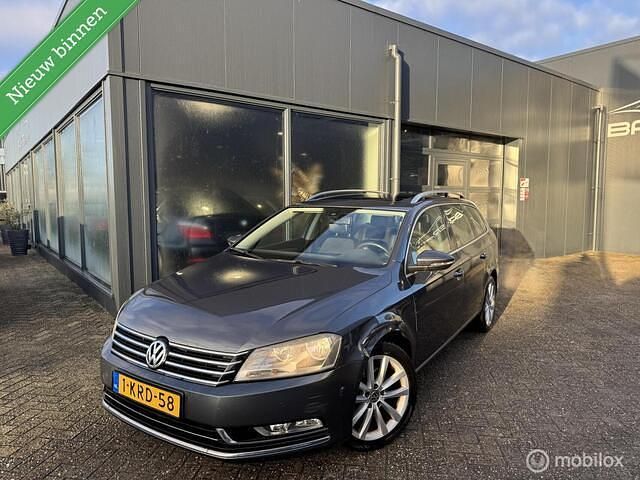 Grijs Occasion 2013 VW Passat Highline Stationwagen | € 3.950 (Super prijs) - Afbeelding 1/4