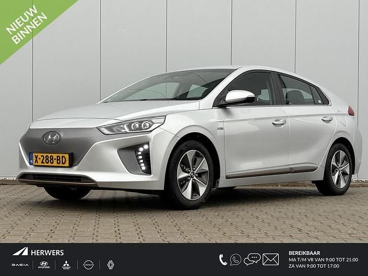 Occasion Hyundai Ioniq Comfort 88 kW (120 PK) 2017 Wit Hatchback