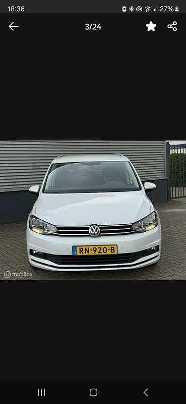 Beige Occasion 2018 VW Touran MPV | € 16.500 (Duur) - Afbeelding 1/4