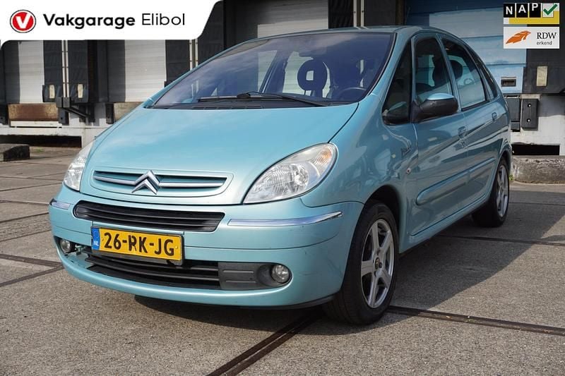 Blauw Gebruikt 2005 Citroën Xsara Picasso Attraction MPV | € 1.195 (Eerlijke prijs) - Afbeelding 1/4