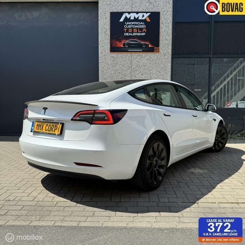 Wit Gebruikt 2021 Tesla Model 3 Standard Range Plus Sedan | € 23.500 (Eerlijke prijs) - Afbeelding 1/4