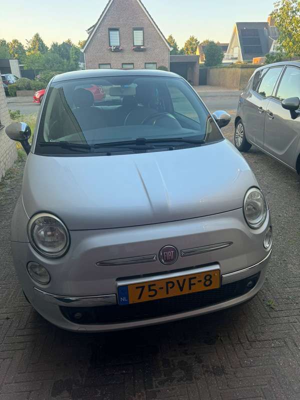 Zilver Gebruikt 2011 Fiat 500 Lounge Hatchback | € 3.900 (Goede deal) - Afbeelding 1/4