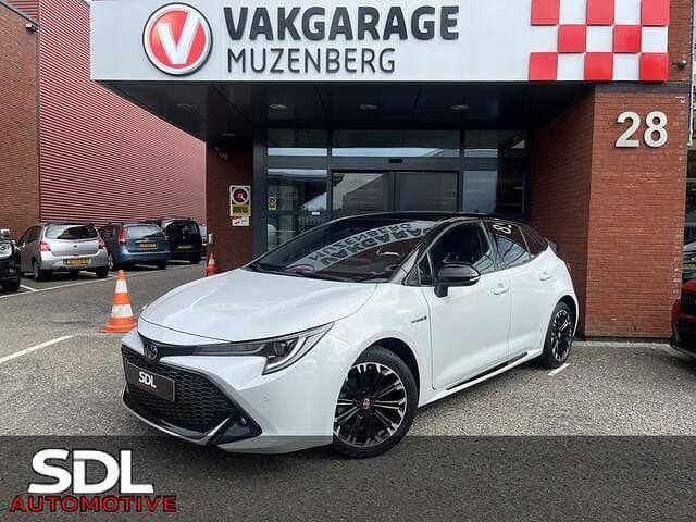 Wit Gebruikt 2020 Toyota Corolla Sport Hatchback | € 22.945 (Goede deal) - Afbeelding 1/4
