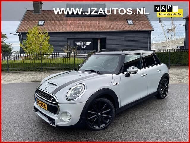 Grijs Gebruikt 2016 Mini Cooper Chili Hatchback | € 16.900 (Eerlijke prijs) - Afbeelding 1/4