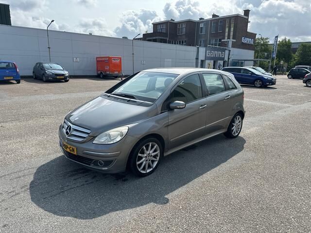 Grijs Gebruikt 2005 Mercedes B170 MPV | € 1.950 (Eerlijke prijs) - Afbeelding 1/4