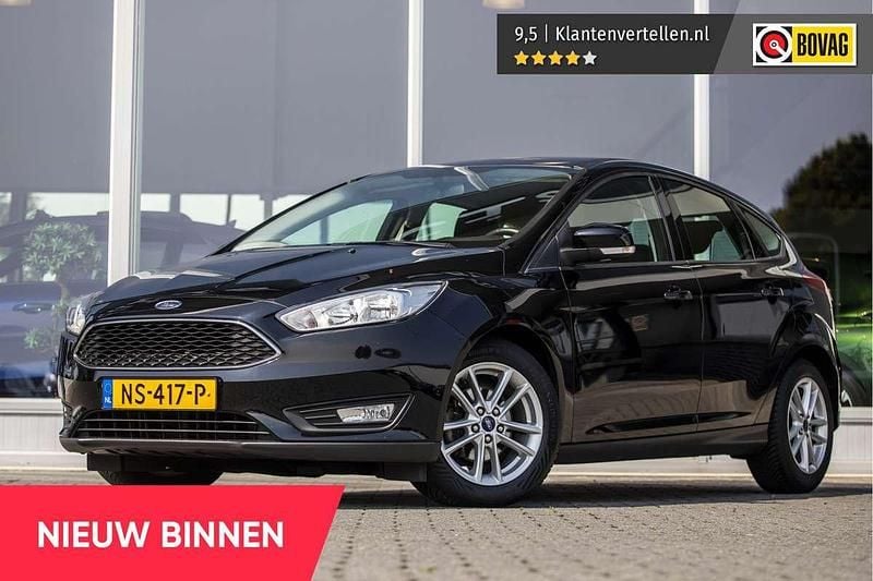 Zwart Gebruikt 2017 Ford Focus Hatchback | € 7.450 (Goede deal) - Afbeelding 1/4
