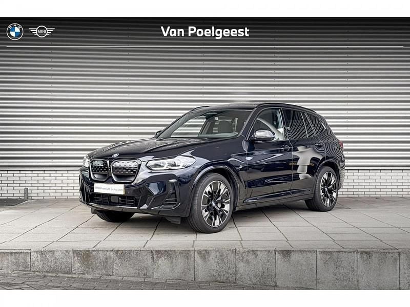 M carbonschwarz Gebruikt 2025 BMW iX3 Comfort Edition SUV | € 59.900 (Eerlijke prijs) - Afbeelding 1/4
