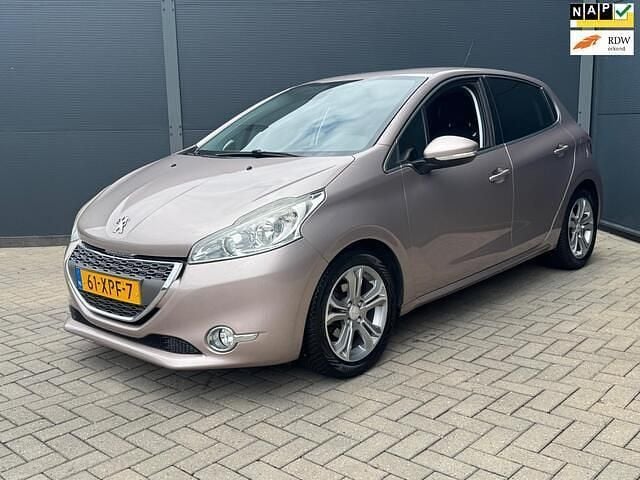 Grijs Gebruikt 2012 Peugeot 208 Allure Hatchback | € 5.950 (Goede deal) - Afbeelding 1/4