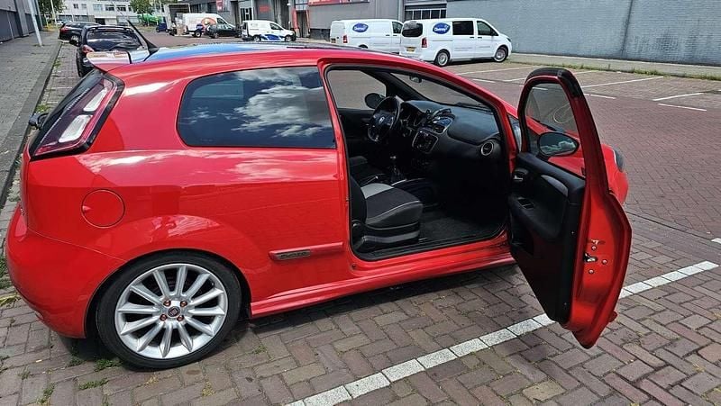 Gebruikt 2014 Fiat Punto Racing Hatchback | € 3.000 (Super prijs) - Afbeelding 1/4