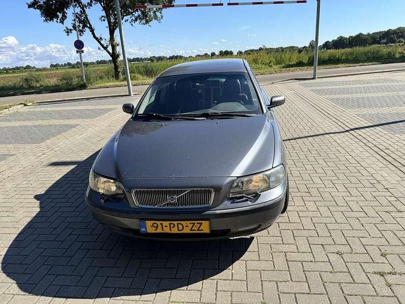 Grijs Gebruikt 2004 Volvo V70 Stationwagen | € 4.750 (Eerlijke prijs) - Afbeelding 1/4