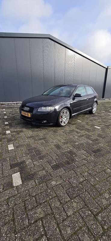 Zwart Gebruikt 2007 Audi A3 Ambition Hatchback | € 3.800 (Iets duurder) - Afbeelding 1/4