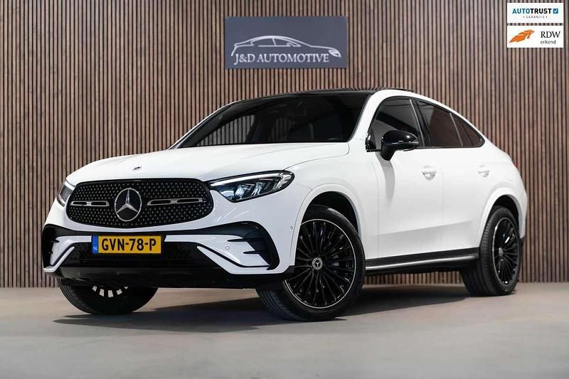Wit Gebruikt 2024 Mercedes GLC300e AMG line Coupé | € 70.900 (Duur) - Afbeelding 1/4