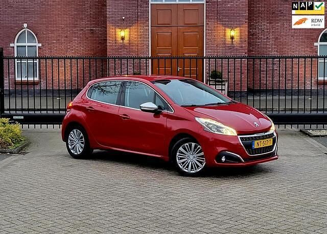 Occasion Peugeot 208 Allure 110 PK (80 kW) 2017 Rood Hatchback
