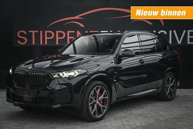 Zwart (metallic) Occasion 2023 BMW X5 Sport Line SUV | € 77.900 (Duur) - Afbeelding 1/4