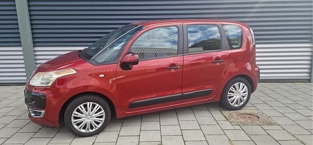 Rood Occasion 2009 Citroën C3 Picasso Seduction MPV | € 2.749 (Iets duurder) - Afbeelding 1/4