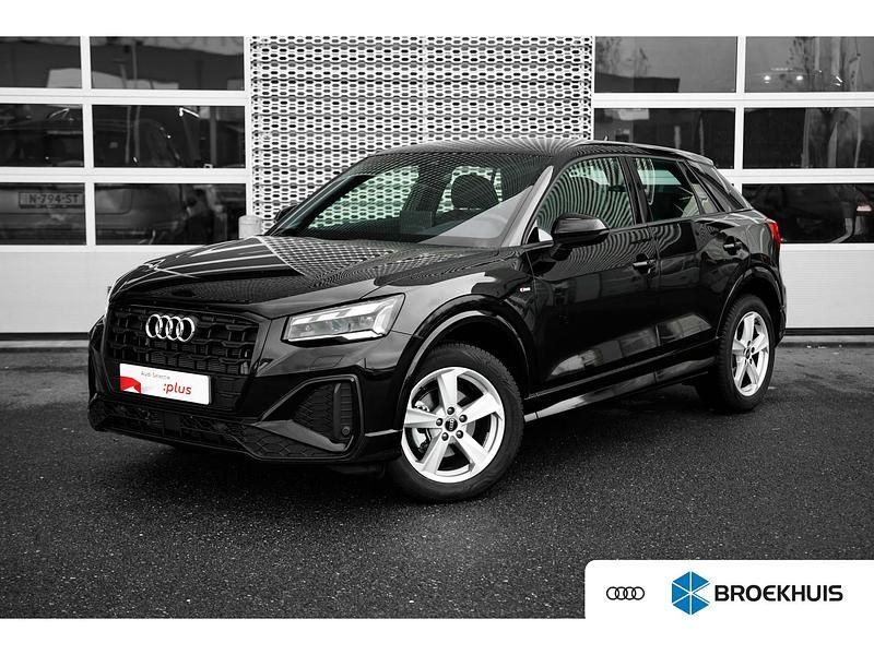 Zwart Occasion 2025 Audi Q2 S-Line SUV | € 40.795 (Duur) - Afbeelding 1/4