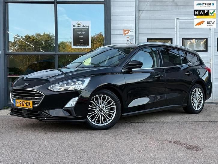 Zwart Gebruikt 2019 Ford Focus Vignale Stationwagen | € 11.999 (Eerlijke prijs) - Afbeelding 1/4