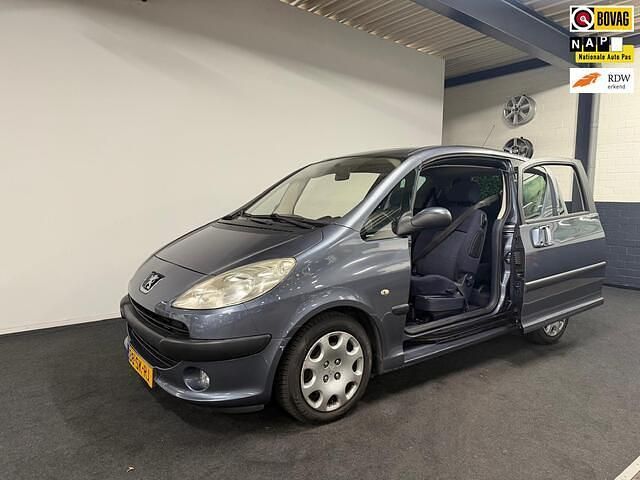 Grijs Gebruikt 2006 Peugeot 1007 Hatchback | € 1.899 (Iets duurder) - Afbeelding 1/4