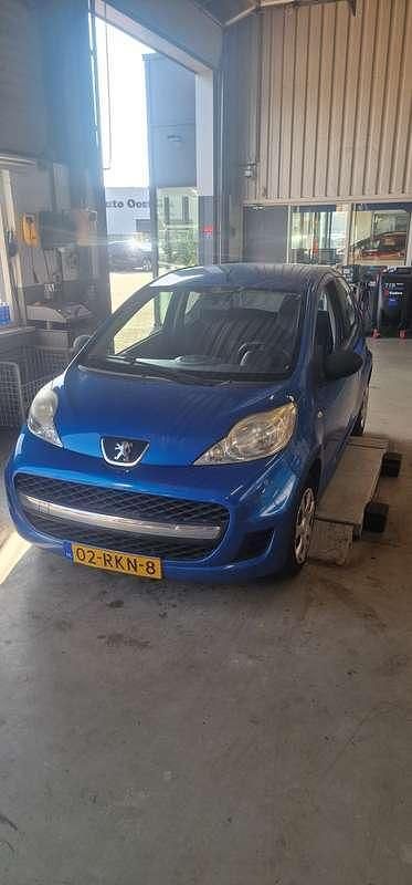 Blauw Gebruikt 2011 Peugeot 107 Hatchback | € 2.500 (Eerlijke prijs) - Afbeelding 1/2