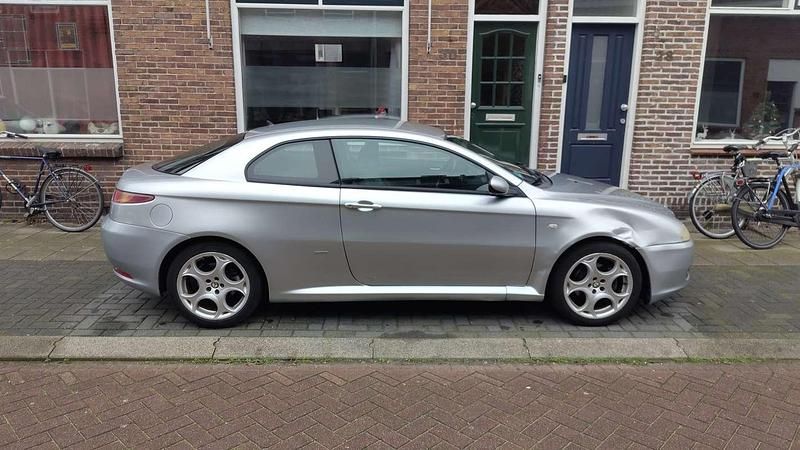 Occasion Alfa Romeo GT Distinctive 166 PK (122 kW) 2005 Grijs Coupé