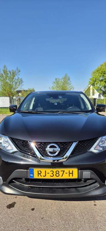 Zwart Gebruikt 2017 Nissan Qashqai N-Vision SUV | € 14.500 (Goede deal) - Afbeelding 1/4