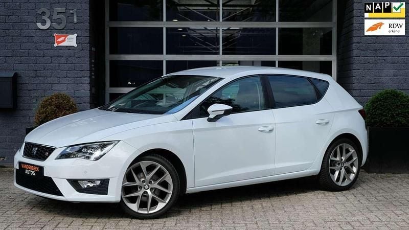 Wit Gebruikt 2013 Seat Leon FR Hatchback | € 10.950 (Iets duurder) - Afbeelding 1/4
