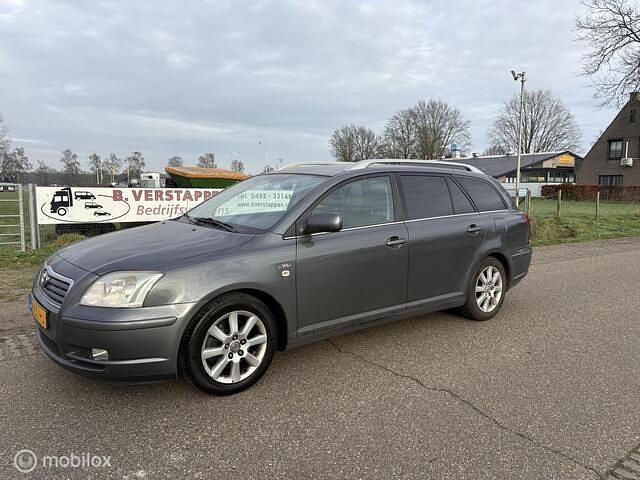 Occasion Toyota Avensis Luna 177 PK (130 kW) 2006 Grijs (metallic) Stationwagen