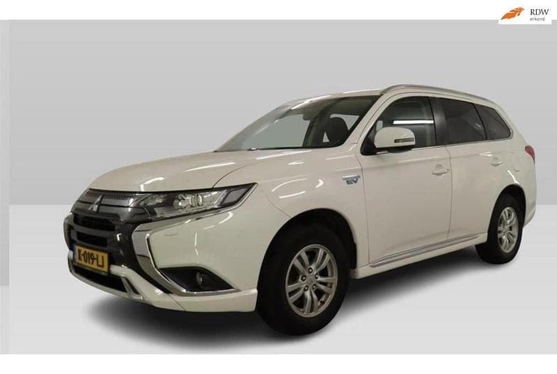 Wit Occasion 2021 Mitsubishi Outlander P-HEV SUV | € 18.450 (Super prijs) - Afbeelding 1/4