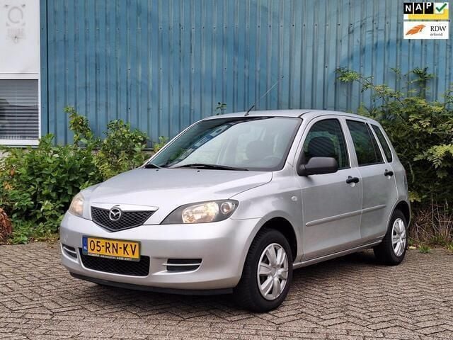 Grijs Gebruikt 2005 Mazda 2 Exclusive MPV | € 2.950 (Duur) - Afbeelding 1/4