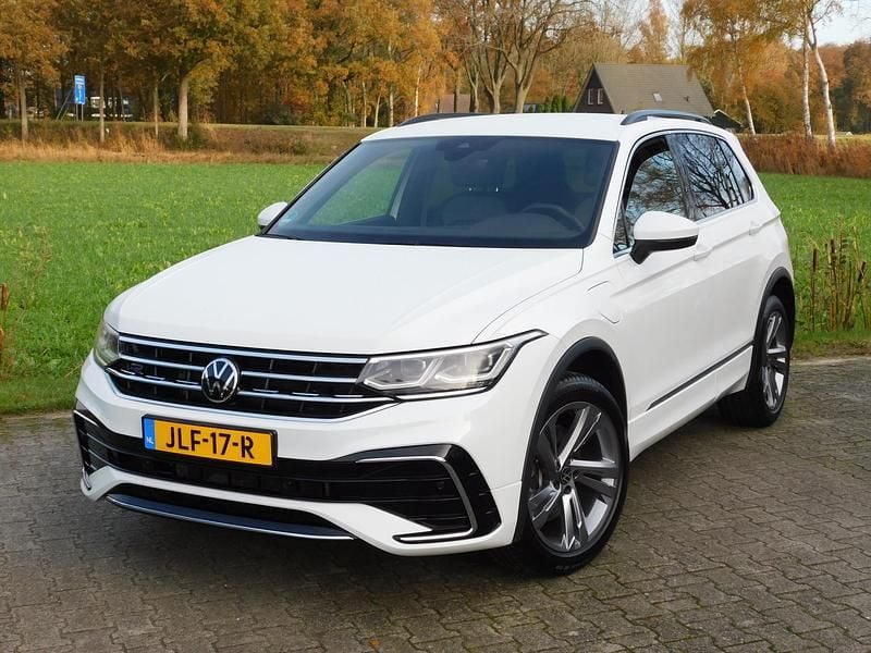 Wit Gebruikt 2022 VW Tiguan R-line SUV | € 30.950 (Goede deal) - Afbeelding 1/4