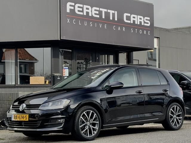 Zwart Gebruikt 2013 VW Golf VII Highline Hatchback | € 6.900 (Goede deal) - Afbeelding 1/4