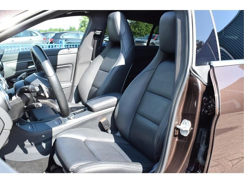 Occasion Mercedes CLA250 Prestige 218 PK (160 kW) 2015 Bruin Sedan