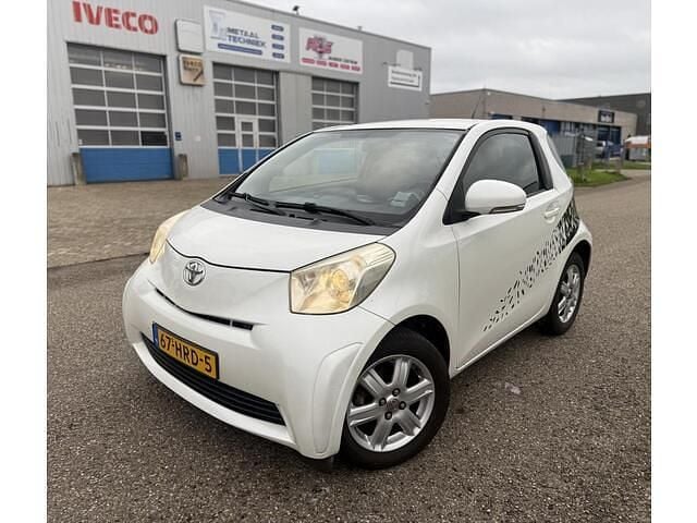 Wit Gebruikt 2009 Toyota iQ Hatchback | € 2.999 (Goede deal) - Afbeelding 1/4