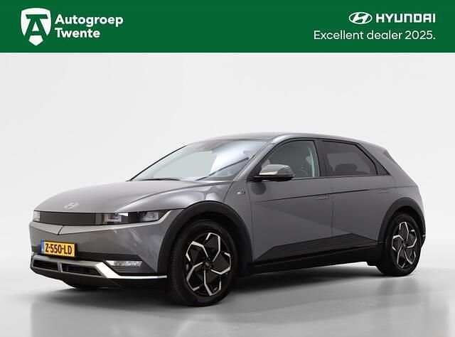 Grijs Gebruikt 2024 Hyundai Ioniq 6 Style Sedan | € 38.400 (Eerlijke prijs) - Afbeelding 1/4