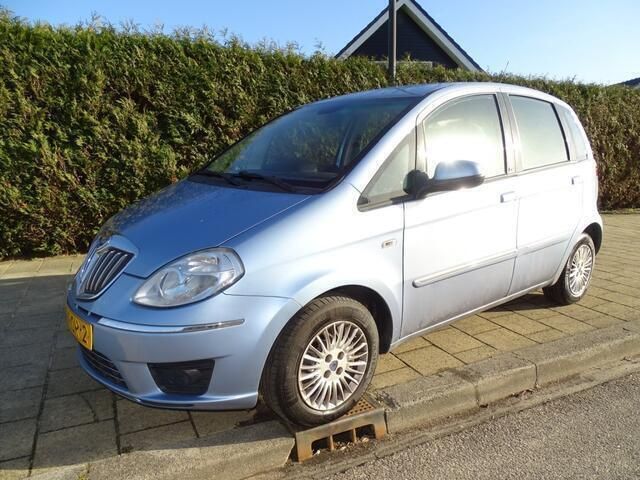Blauw Gebruikt 2011 Lancia Musa MPV | € 3.950 (Eerlijke prijs) - Afbeelding 1/4