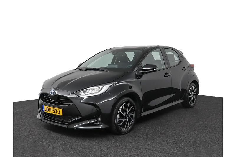 Zwart Gebruikt 2023 Toyota Yaris Hybrid Edition Hatchback | € 23.950 (Eerlijke prijs) - Afbeelding 1/1