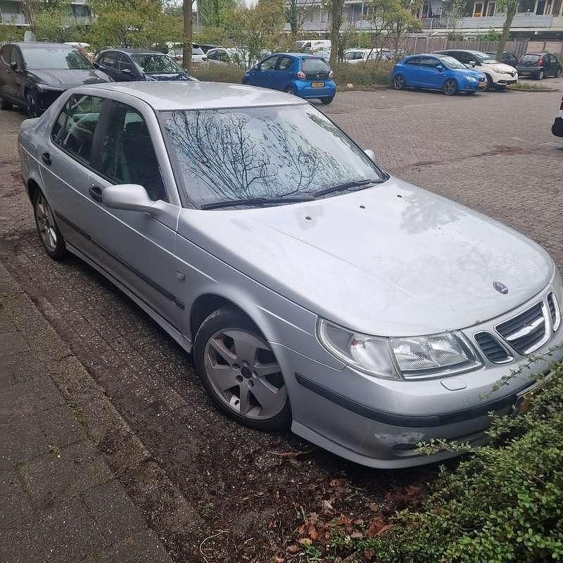 Grijs Gebruikt 2002 Saab 9-5 Vector Sedan | € 1.000 - Afbeelding 1/4